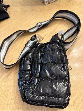 Crossbody water bottle bag